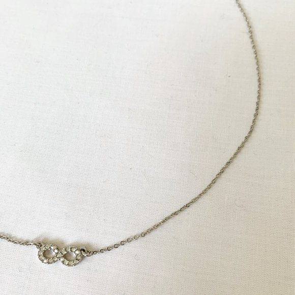 FOREVER 21 | INFINITY SILVER DAINTY NECKLACE - Picture 1 of 4
